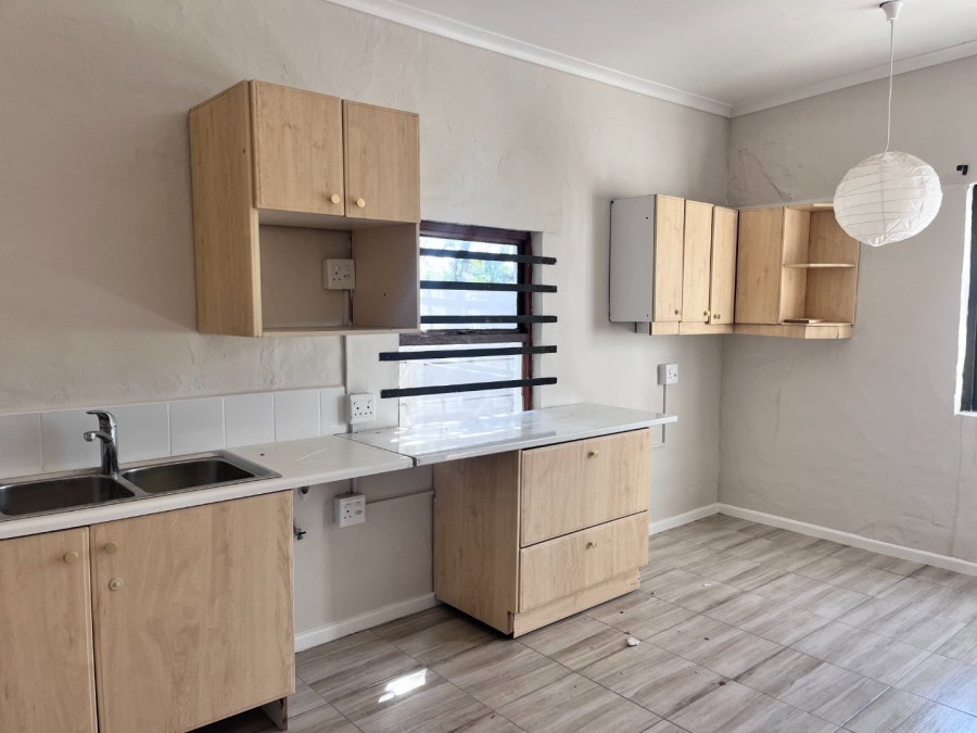 To Let 1 Bedroom Property for Rent in Table View Western Cape